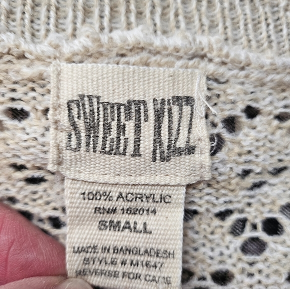 Gently used open front short cardigan (D29) - Picture 4 of 4